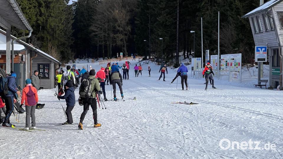 Dank des herrlichen Winterwetters und bestens präparierter Loipen herrschte im Skilanglaufzentrum auf der Silberhütte in dieser Saison immer wieder Hochbetrieb. Seit 23. November ist ohne Unterbrechung Wintersport möglich. Bild: Manfred Gleißner