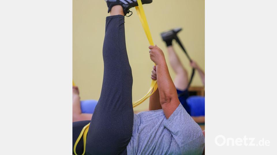 Es gibt viele Angebote, die beim Abnehmen helfen. (Illustration) Bild: Jan Woitas/dpa