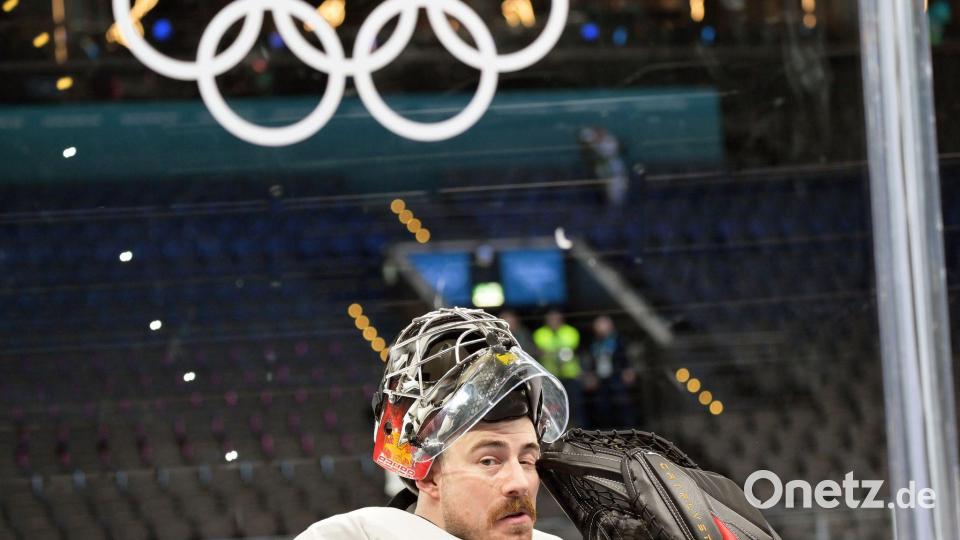 Nationalkeeper Philipp Grubauer muss sein Torhüterspiel bei Olympia anpassen. Bild: Peter Kneffel/dpa