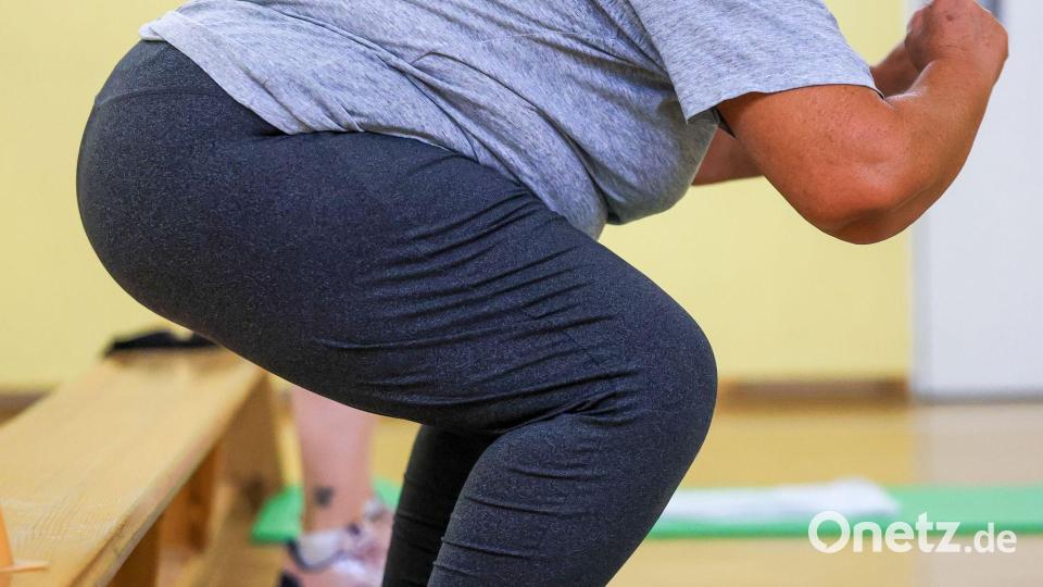 Es gibt viele Angebote, die beim Abnehmen helfen. (Illustration) Bild: Jan Woitas/dpa