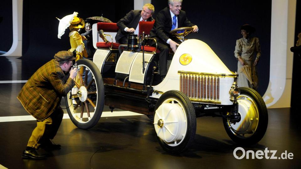Der Lohner-Porsche Semper Vivus - hier ein Nachbau - kombinierte erstmals Elektro- und Benzinmotoren. (Archivbild) Bild: picture alliance / dpa