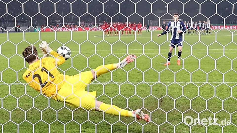 Klemens verschoss den entscheidenden Strafstoß. Bild: Andreas Gora/dpa