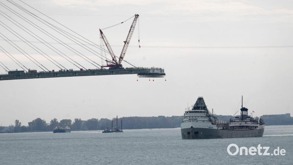 Die neue Grenzbrücke scheint US-Präsident Donald Trump ein Dorn im Auge zu sein. (Archivbild) Bild: Paul Sancya/AP/dpa