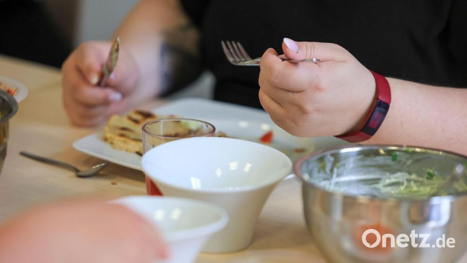 Nyberg sieht einen dringenden Bedarf an Maßnahmen, die Übergewichtige bei der Reduktion ihres Gewichts unterstützen. (Illustration) Bild: Jan Woitas/dpa
