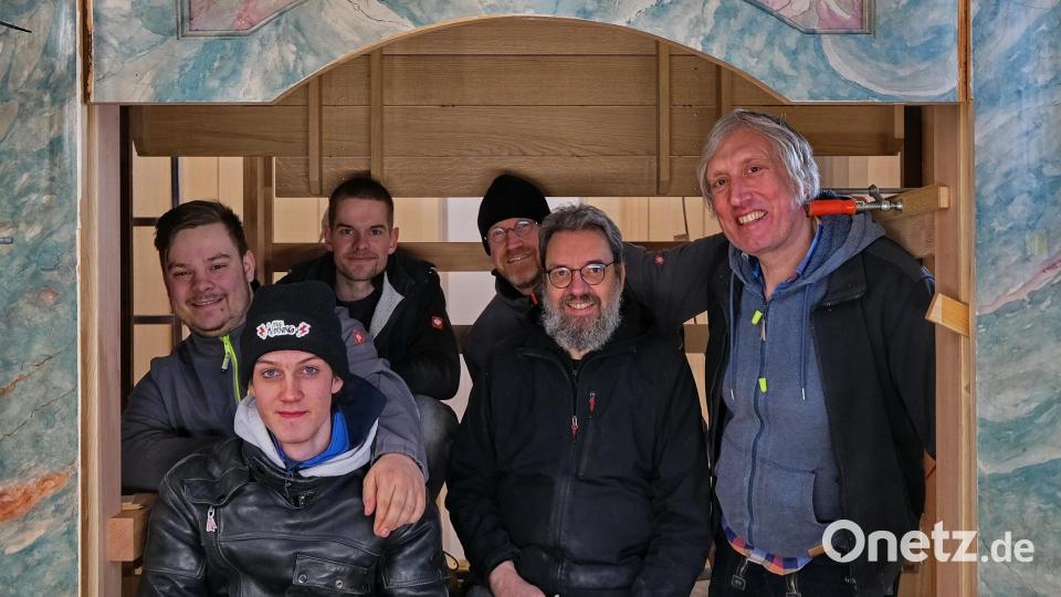 Die Georgs-Orgel-Bauer (von links): Hannes Glaum, Léo Brieger, Hendrik Seebald, Dirk Vetterlein, Josef Meuser und Markus Eßer Bild: Rudolf Ettl