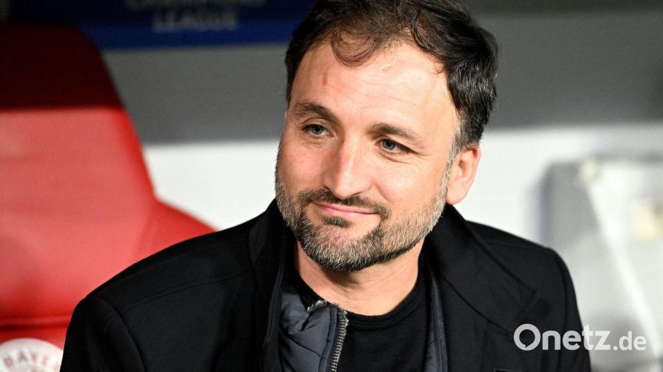 Grüßt von der Tabellenspitze: Bayern-Coach José Barcala. (Archivbild) Bild: Jens Niering/dpa