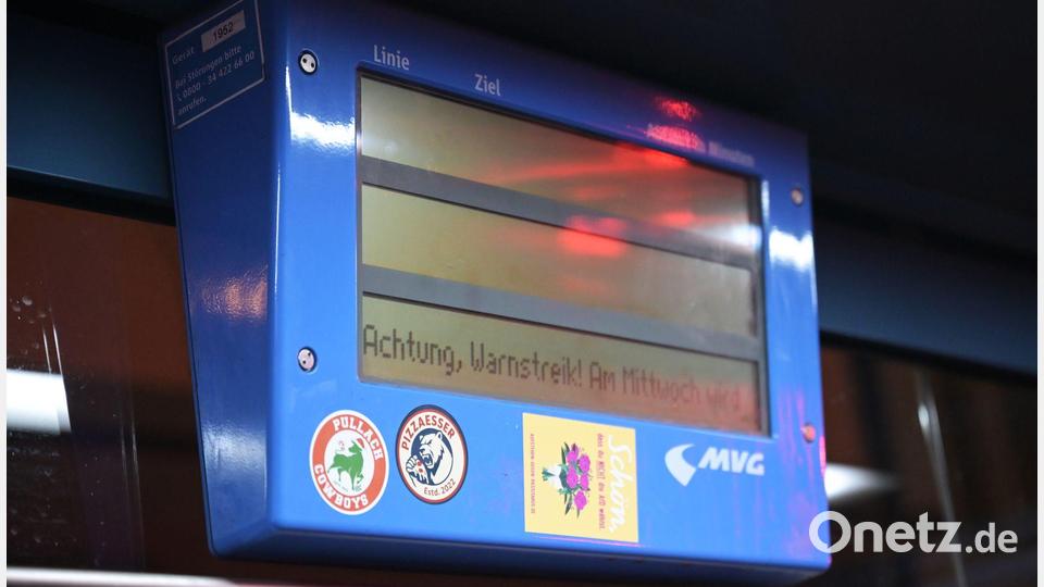 Fahrgäste mussten viel Geduld mitbringen. Bild: Malin Wunderlich/dpa