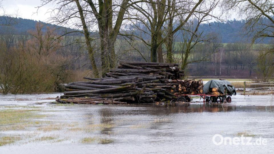 Regen und Schneeschmelze sorgen für Überschwemmungen. Bild: Pia Bayer/dpa
