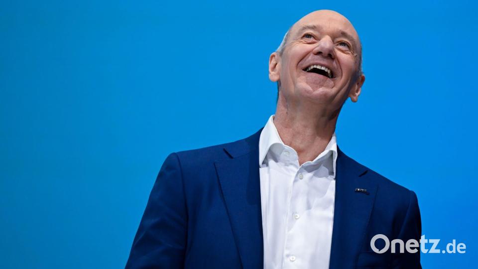 Siemens-Chef Roland Busch hat Grund zur Freude: Geschäftszahlen und Aktienkurs entwickeln sich gut. Bild: Sven Hoppe/dpa