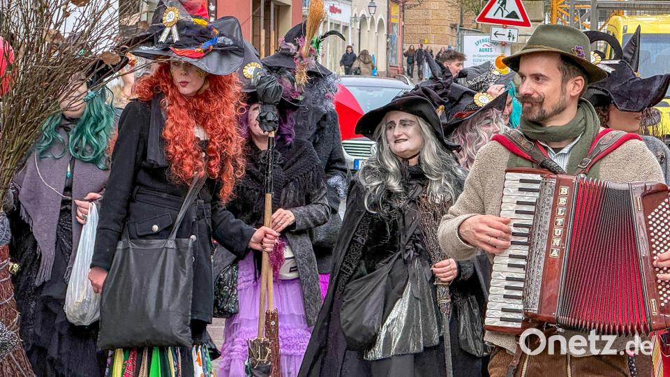 Der Regen machte den Hexen nicht aus. Bild: Wolfgang Steinbacher