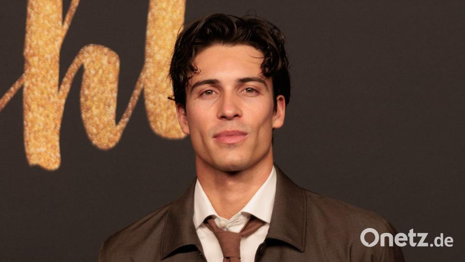 Elevator Boy Tim Schäcker am Mittwochabend bei der Veranstaltung „A night to remember“ von Prime Video in Berlin. Bild: Carsten Koall/dpa