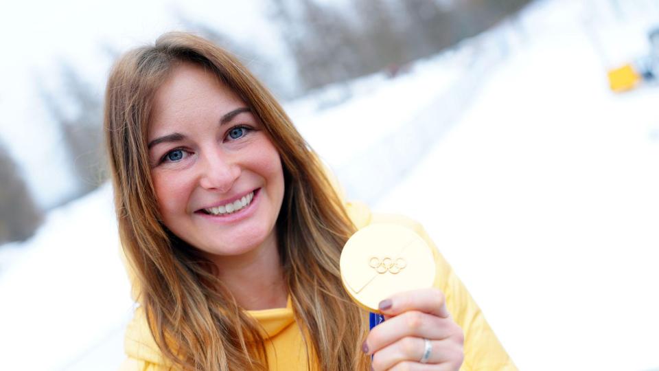 Hauptfeldwebel Julia Taubitz gewann eine Goldmedaille im Rodeln. Bild: Michael Kappeler/dpa