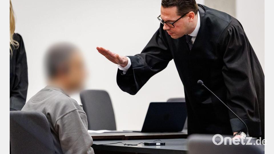 Der Angeklagte hat nach Ansicht des Landgerichts seinen Cousin heimtückisch und aus niedrigen Beweggründen ermordet. (Archivbild) Bild: Daniel Karmann/dpa