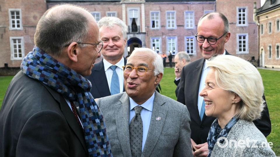 Als Experte geladen: Der ehemalige italienische Ministerpräsident Enrico Letta (l) hat 2024 einen Bericht zur Zukunft des europäischen Binnenmarkts erarbeitet. Bild: Nicolas Tucat/Pool AFP/AP/dpa