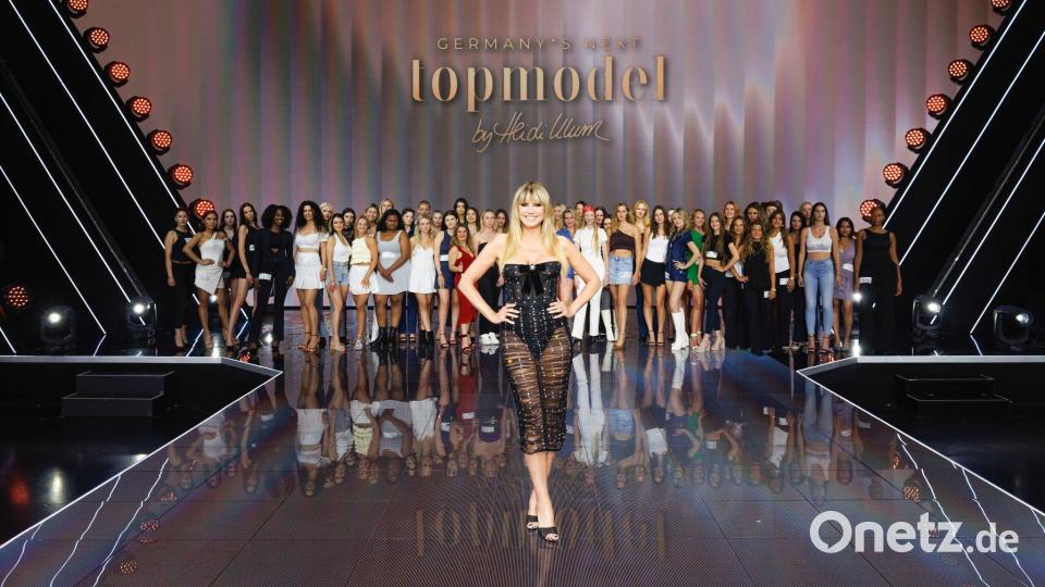 Mehrere hundert Model-Anwärterinnen sind zum offenen Casting gekommen. Bild: Daniel Graf/ProSieben/dpa