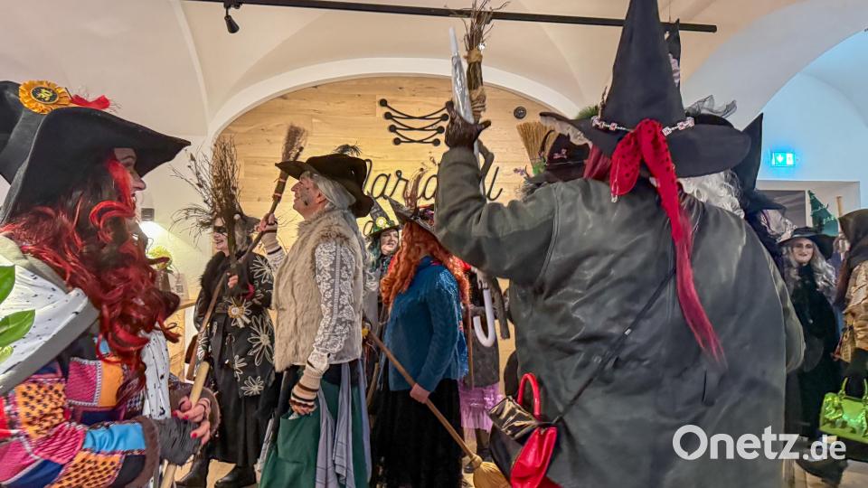 Etwa 25 Hexen fielen über die Geschäfte her. Bild: Wolfgang Steinbacher