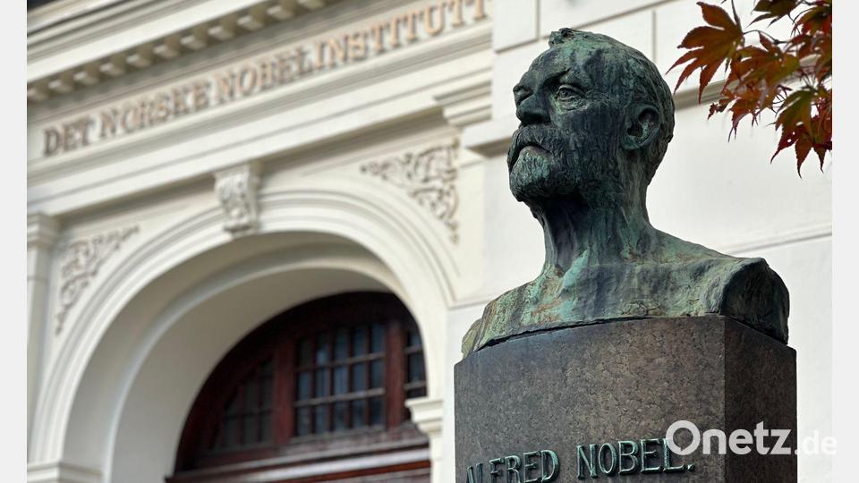 Der Friedensnobelpreis ist das Aushängeschild Norwegens. Doch selbst die prestigeträchtige Auszeichnung bleibt vom Epstein-Skandal nicht verschont. (Archivbild) Bild: Steffen Trumpf/dpa