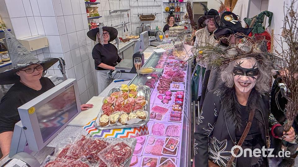 Auch beim Metzger ging es ab – dort bekamen die Hexen Verpflegung. Bild: Wolfgang Steinbacher