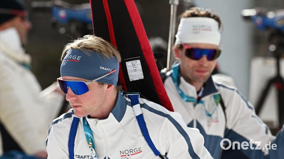 Johan-Olav Botn (vorn) und Sturla Holm Laegreid bereiten sich auf das nächste Rennen vor. Bild: Hendrik Schmidt/dpa