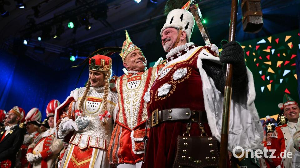 Das Kölner Dreigestirn besteht aus Prinz, Bauer und Jungfrau (Archivbild). Bild: Federico Gambarini/dpa