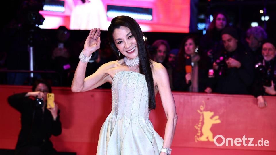 Schauspielerin Michelle Yeoh auf dem roten Teppich. Bild: Christoph Soeder/dpa