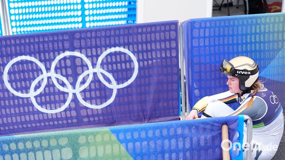 Frustriert nach einem Fahrfehler: Deutschlands Ski-Juwel Emma Aicher. Bild: Michael Kappeler/dpa