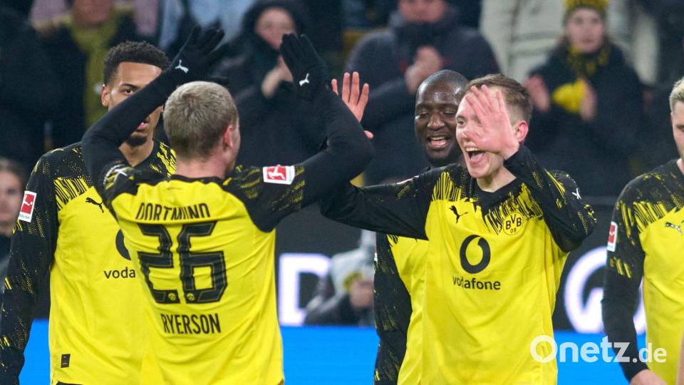 Dortmund jubelt über das Tor zum 2:0. Bild: Bernd Thissen/dpa