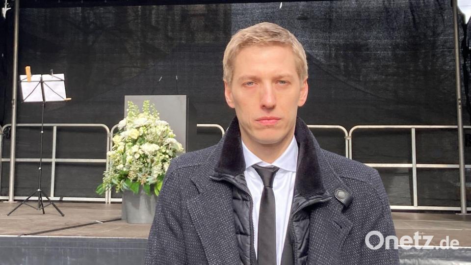 Münchens zweiter Bürgermeister Dominik Krause stellt zum Jahrestag das Leid der Betroffenen in den Mittelpunkt. Bild: Sabine Dobel/dpa