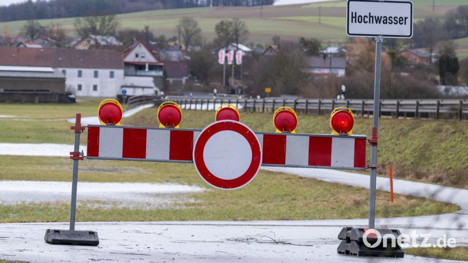 Einzelne Straßen und Wege sind gesperrt. Bild: Pia Bayer/dpa