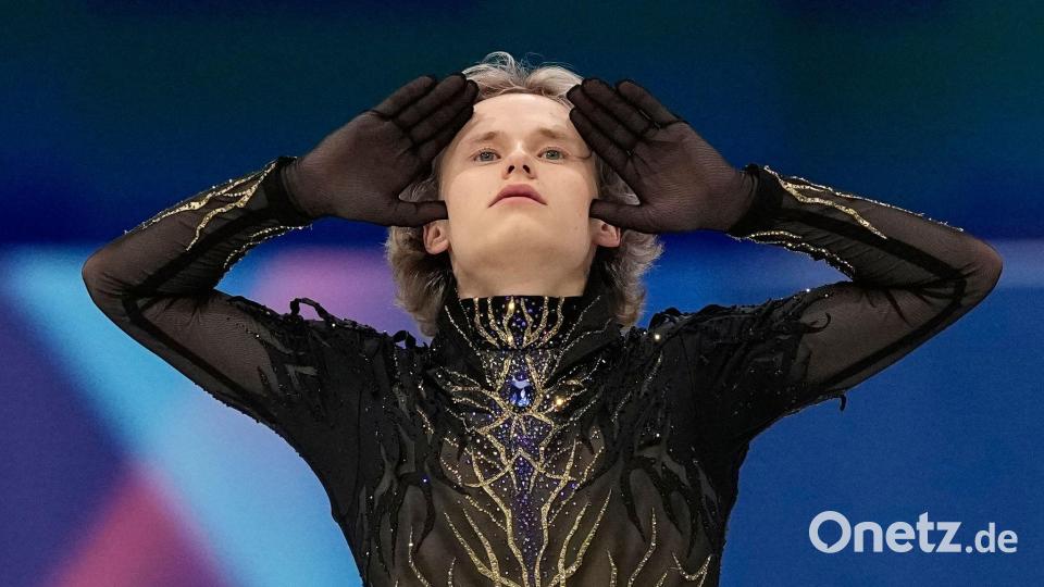 Ilia Malinin patzt in der Kür. Bild: Ashley Landis/AP/dpa