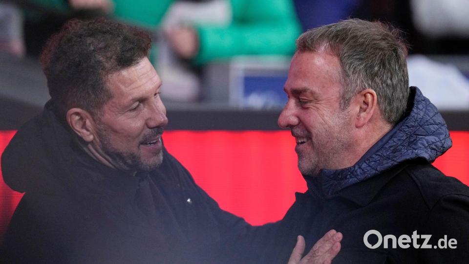 Vor den Anpfiff hatte Hansi Flick (r.) noch gute Laune. Bild: Manu Fernandez/AP/dpa