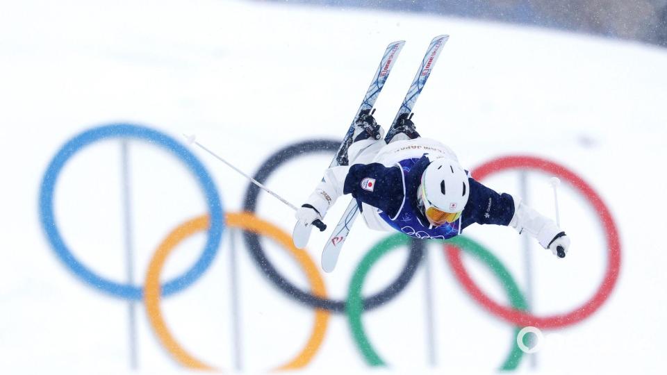 Olympia, Olympische Winterspiele Mailand Cortina 2026, Ski Freestyle, Finale, Parallel-Buckelpiste, Frauen, Hinako Tomitaka (Japan) in Aktion. Bild: Oliver Weiken/dpa