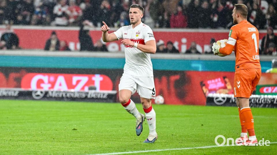 Beim 1:0 von Ermedin Demirovic war FC-Keeper Marvin Schwäbe machtlos. Bild: Harry Langer/dpa