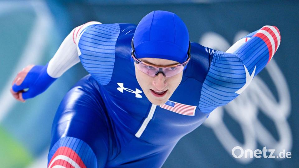 Jordan Stolz aus den USA gewann sein zweites Gold bei den Olympischen Spielen in Italien. Bild: Peter Kneffel/dpa