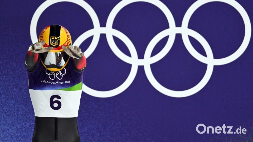 Jacqueline Pfeifer bereitet sich auf den Start mit ihrem Skeleton bei den Olympischen Winterspielen Mailand Cortina 2026 vor. Bild: Robert Michael/dpa