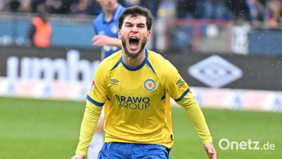 Mehmet Aydin (Eintracht Braunschweig) feiert sein Tor zum 1:0. Bild: Swen Pförtner/dpa