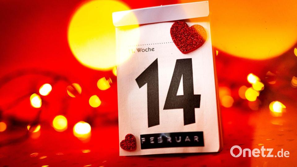 Hochkonjunktur für rote Herzen: der Valentinstag. (Archivbild) Bild: Sina Schuldt/dpa
