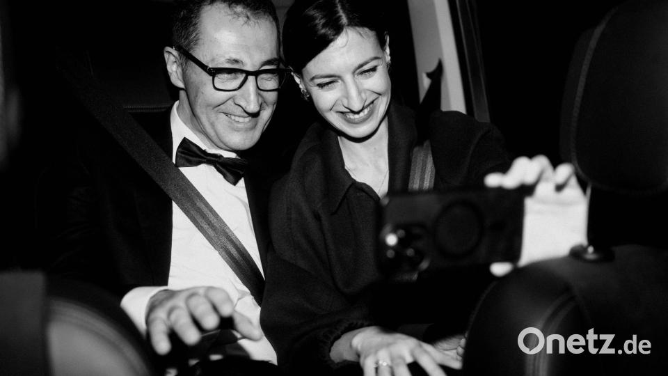 Sind jetzt ein Ehepaar: Grünen-Spitzenkandidat Cem Özdemir und Flavia Zaka. Bild: Alwin Maigler/Team Cem Özdemir /dpa