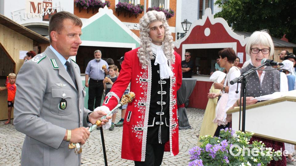 Rückblick auf das Jahr 2018, als Christoph Huber als Bataillonskommandeur die Schirmherrschaft über das Doktor-Eisenbarth-Festspiel übernahm. Archivbild: lg