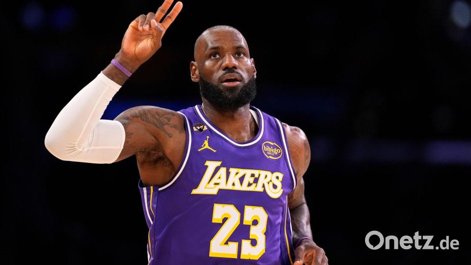 Gegen die Mavs gelang James zuletzt ein Triple Double - als ältestem Spieler der NBA-Geschichte. Bild: Mark J. Terrill/AP/dpa