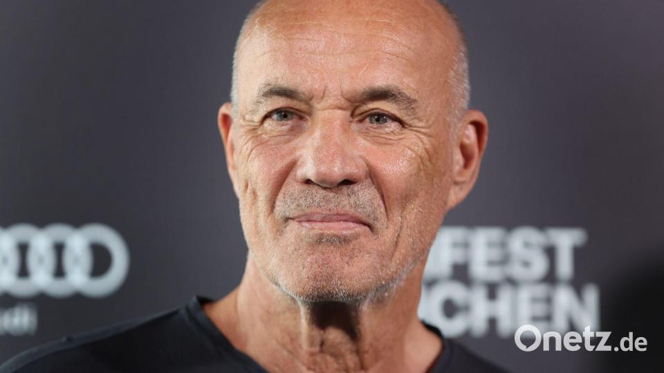 Lauterbach spielt einen Witwer, der nach 40 Jahren seine ehemalige Liebe wiedertrifft. (Archivbild) Bild: Karl-Josef Hildenbrand/dpa