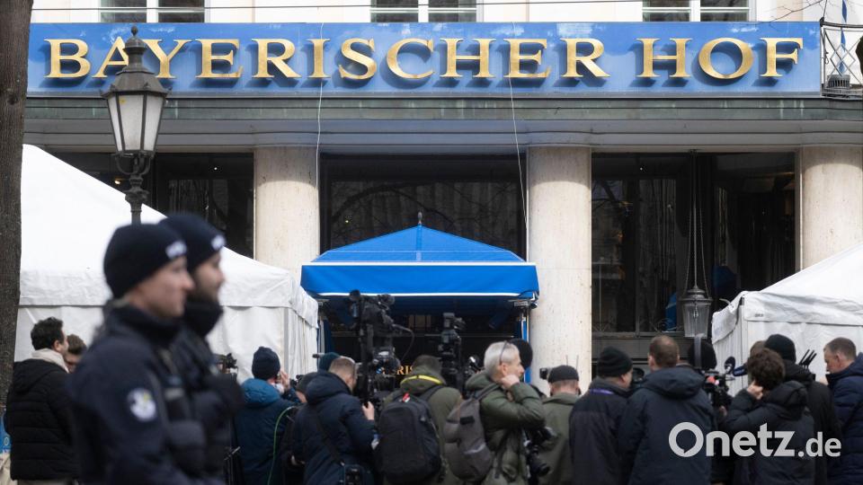 Mehr als 60 Staats- und Regierungschefs aus aller Welt waren geladen. Bild: Marijan Murat/dpa