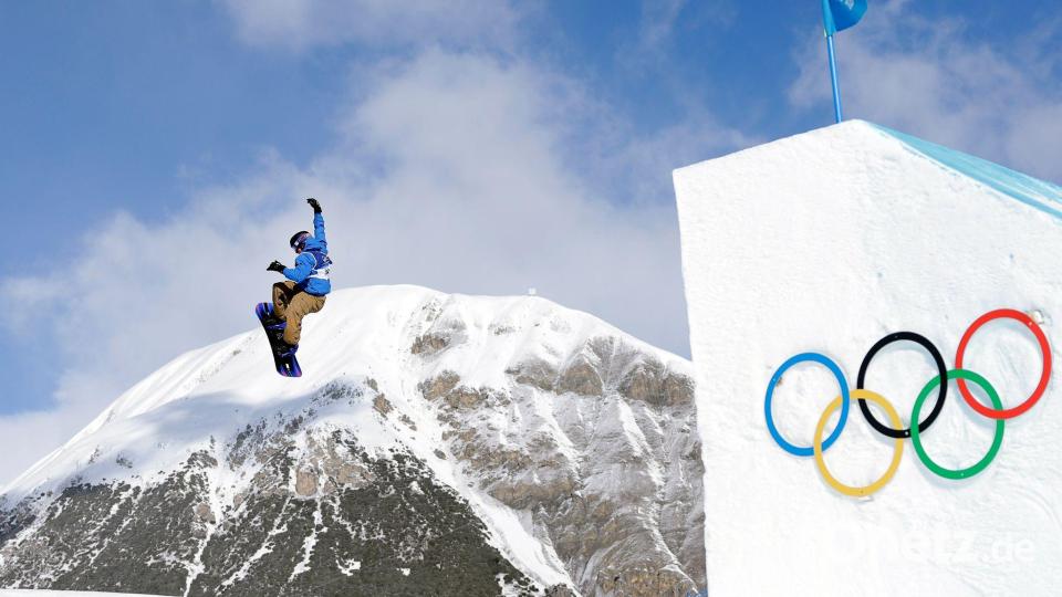 Spektakulär: Noah Vicktor im Livigno Snow Park Bild: Oliver Weiken/dpa