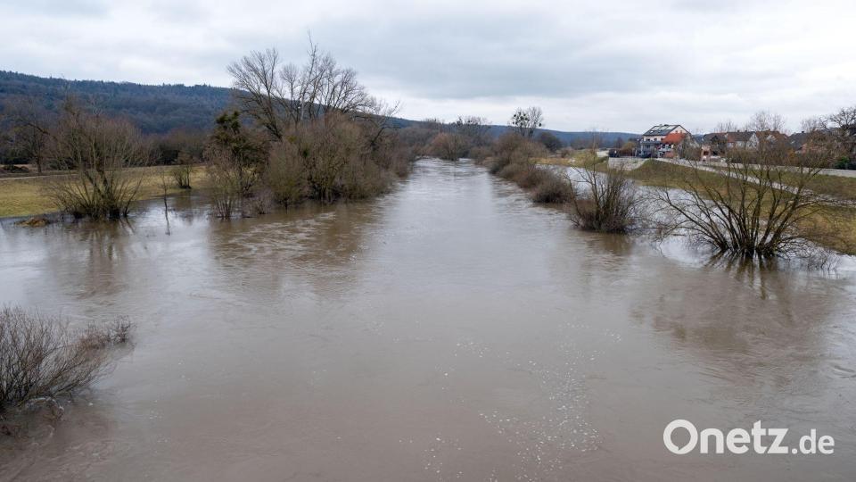 Der Main führt Hochwasser. Bild: Pia Bayer/dpa