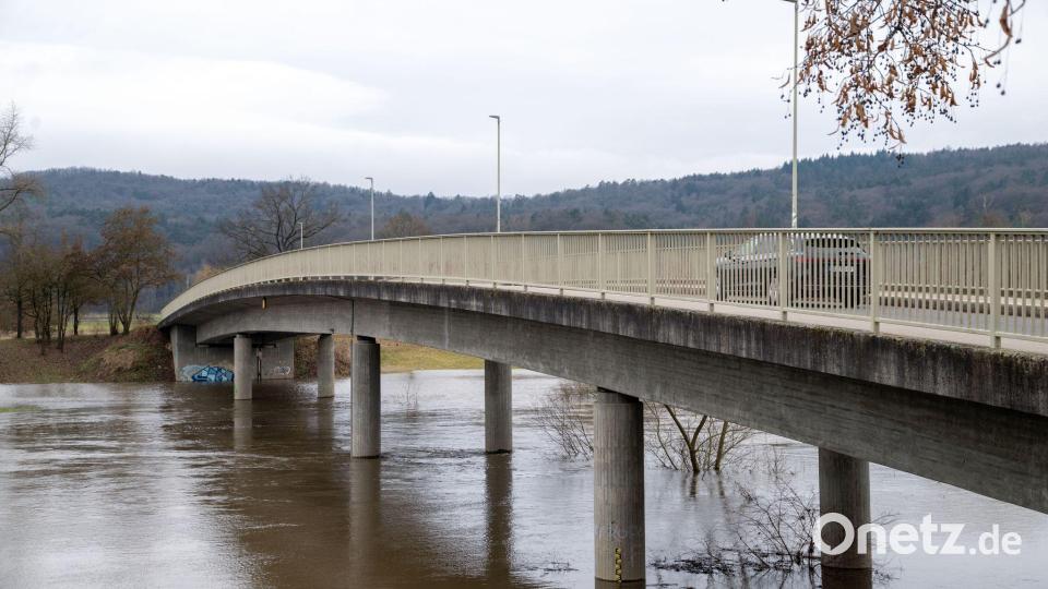 Der Main bei Bamberg führt Hochwasser. Bild: Pia Bayer/dpa