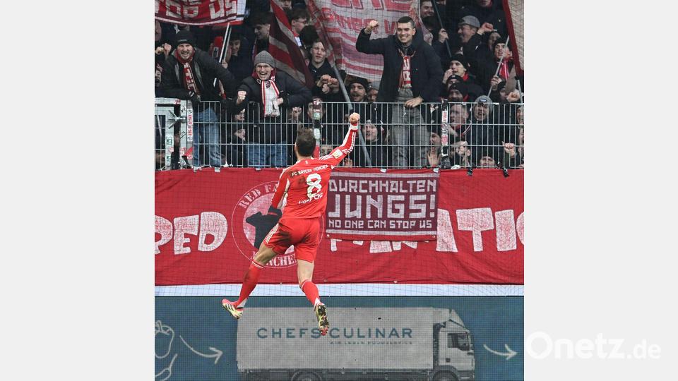 Leon Goretzka jubelt über sein Tor in Bremen. Bild: Carmen Jaspersen/dpa