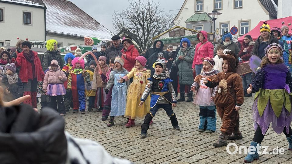 Partymusik und alle möglichen Mitmachspiele: Das perfekte Programm für die Faschingsferien. Bild: Petra Hartl