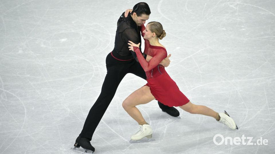 Für das deutsche Paarlauf-Duo Minerva Hase (r) und Nikita Volodin (l) ist Gold greifbar. Bild: Peter Kneffel/dpa