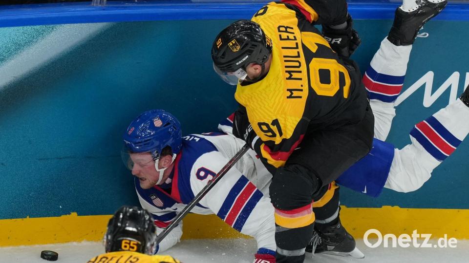 Ex-Kapitän Müller ging im und nach dem Spiel voran. Bild: Carolyn Kaster/AP/dpa