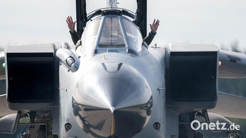 Tornado-Kampfjets sind in der Eifel stationiert, um im Ernstfall US-Atombomben einzusetzen. (Archivbild) Bild: Rainer Jensen/dpa